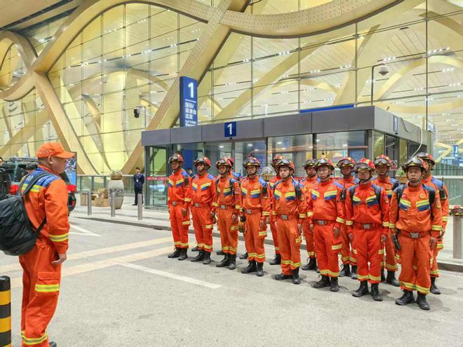 蓝狮平台官方：国际｜缅甸军事总部等政府部门大楼因强震倒塌 多名官员伤亡